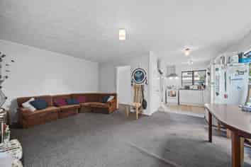 2/397 Roscommon Road, Clendon Park