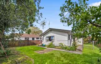 2/397 Roscommon Road, Clendon Park