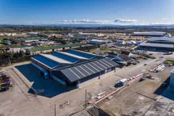 Substantial Industrial Warehouse in Irongate