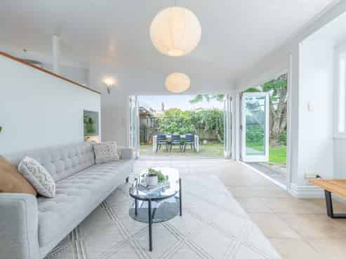 75 Gribblehirst Road, Sandringham