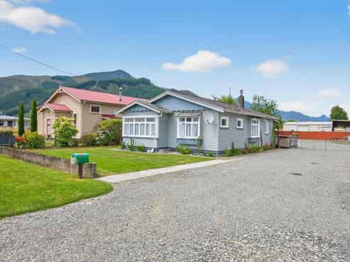 12 Hampden Street, Murchison