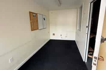 Neat and tidy unit in the heart of Hamilton