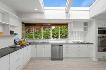 30 Hadlow Place, Burnside