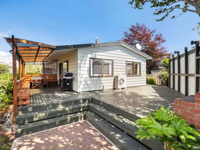 17 Seaview Rise, Waiuku