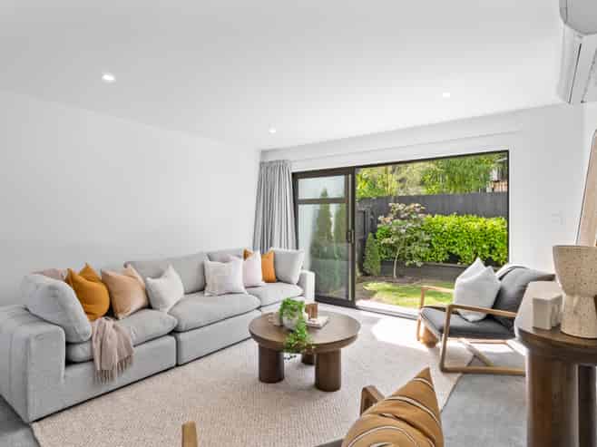 2/128 Bishop Street, Saint Albans