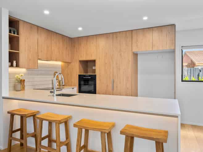 2/128 Bishop Street, Saint Albans