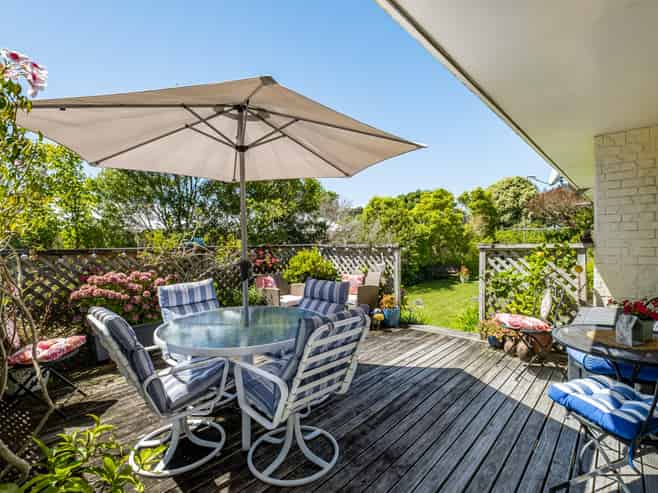 90 Omapere Street, Whitby