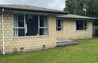 4 Ferndown Lane, Linwood