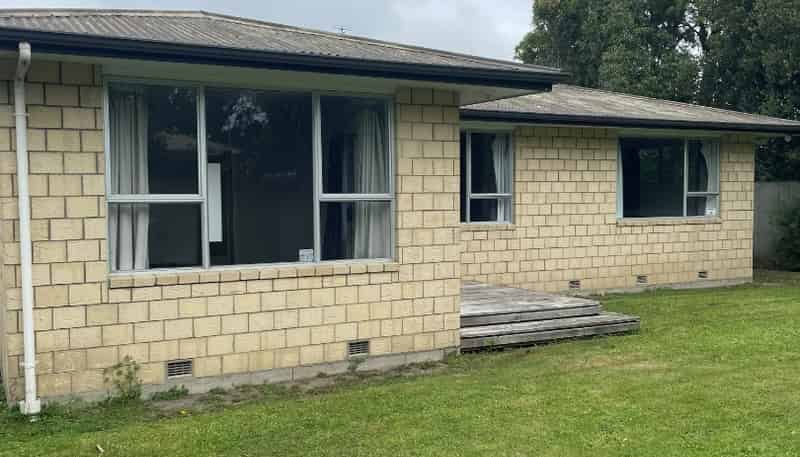 4 Ferndown Lane, Linwood