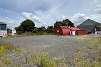 Warehouse With Big Yard!