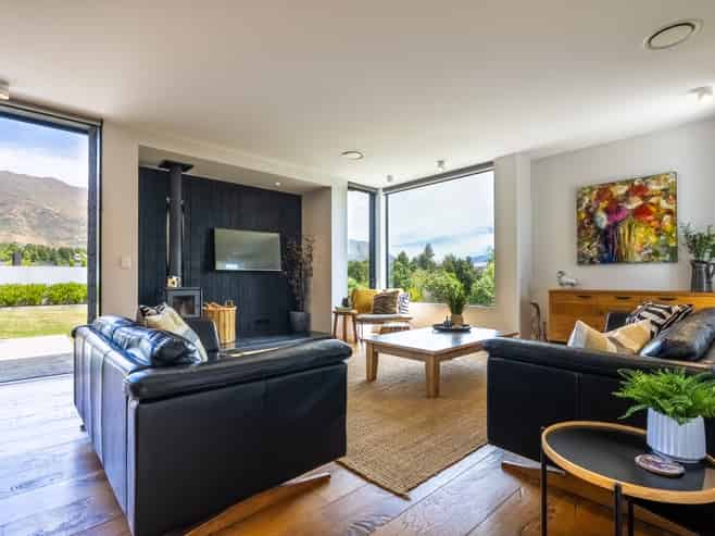 12 Stackbrae Avenue, Wanaka