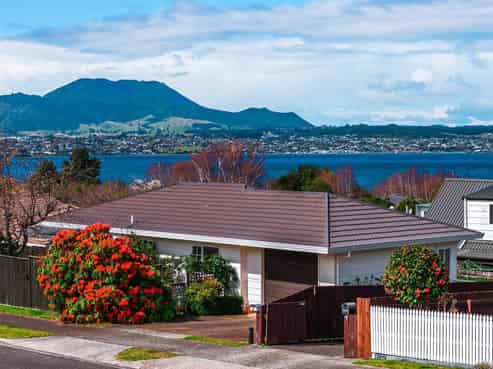 2/8 Kinder Street, Acacia Bay