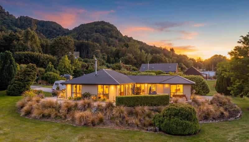 10 Cove Lane, Glenorchy