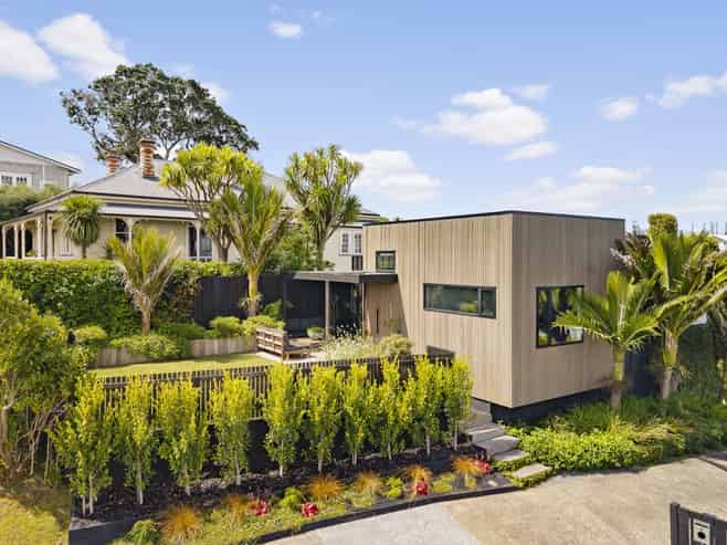 1/14 Colonial Road, Birkenhead