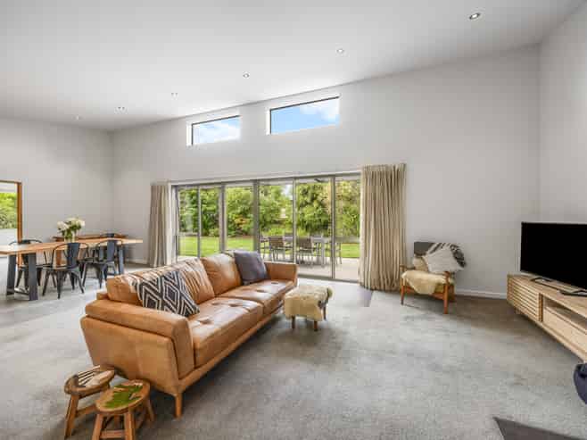 14 Sherwin Avenue, Albert Town