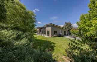 14 Sherwin Avenue, Albert Town