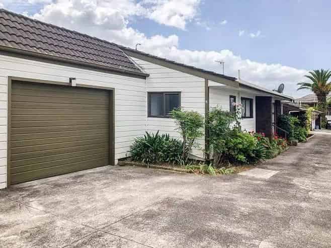 2/21 Northall Road, New Lynn