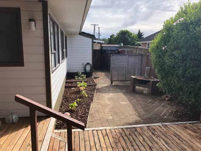 2/21 Northall Road, New Lynn