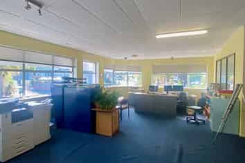 Light Filled Affordable CBD Fringe Office