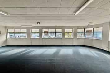 Light Filled Affordable CBD Fringe Office