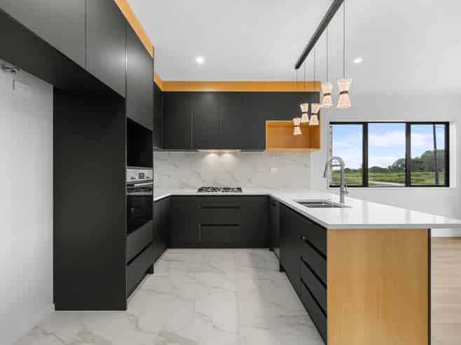 115 Otuwairoa Esplanade, Papakura