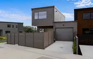 115 Otuwairoa Esplanade, Papakura