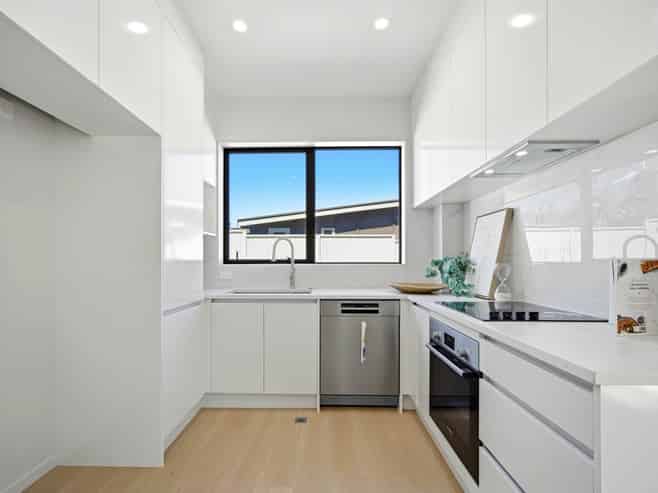 2/2 Coronation Street, Belmont