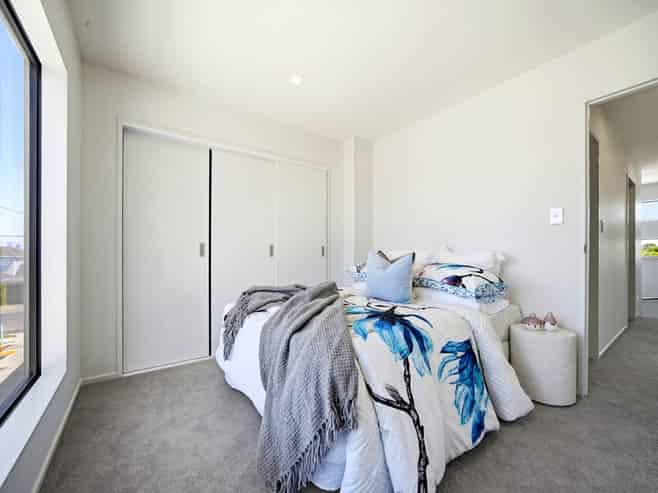 2/2 Coronation Street, Belmont