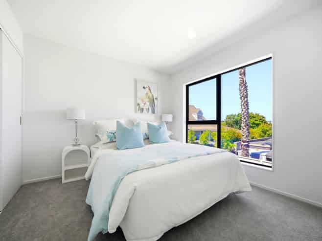 2/2 Coronation Street, Belmont