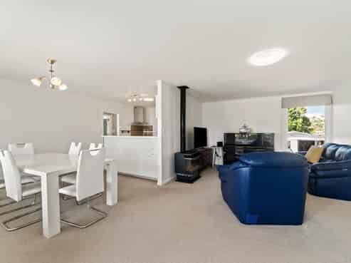 215 Vipond Road, Stanmore Bay