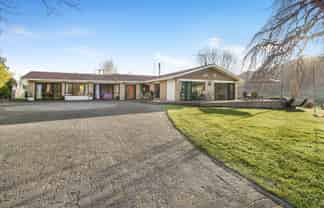 1421 State Highway 30, Horohoro