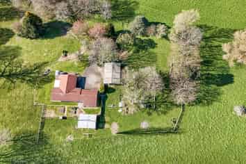 1421 State Highway 30, Horohoro