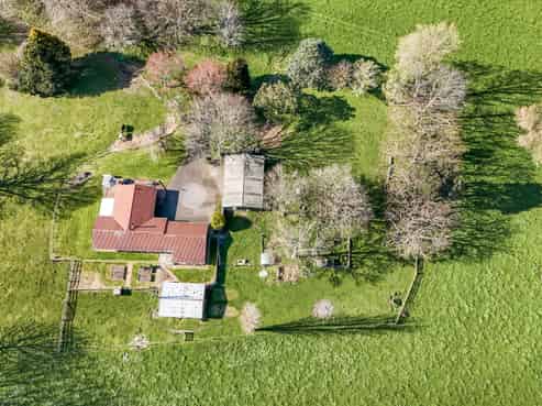 1421 State Highway 30, Horohoro