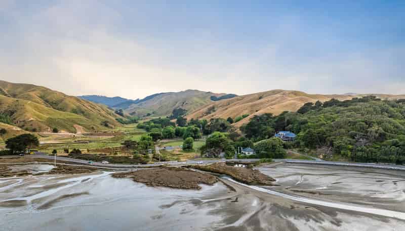 2/269 Grays Road, Pauatahanui