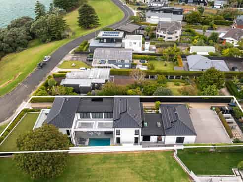 90 Marine Parade, Mellons Bay