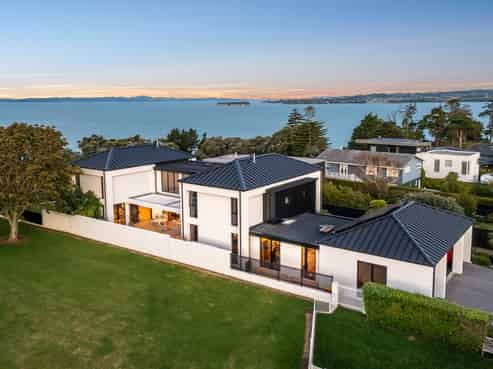 90 Marine Parade, Mellons Bay