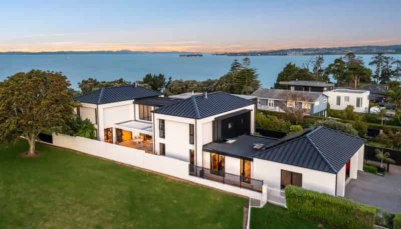 90 Marine Parade, Mellons Bay