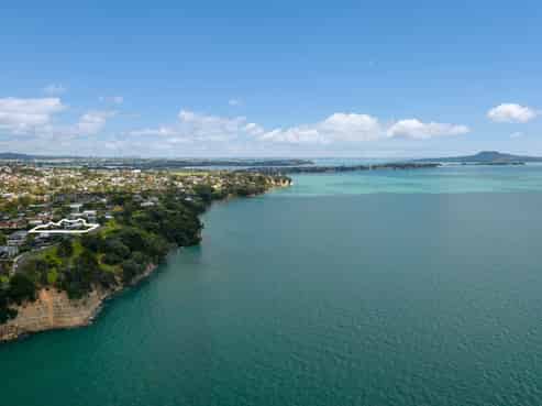 90 Marine Parade, Mellons Bay