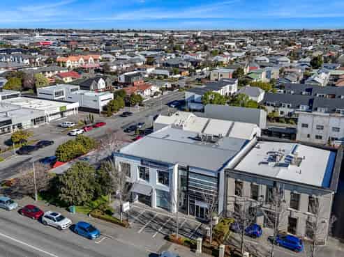 Smart, modern consulting rooms - prime location