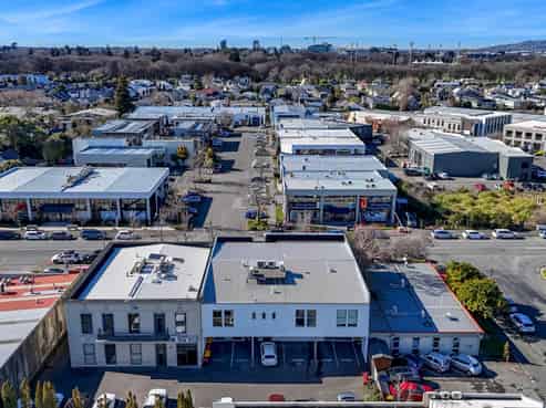 Smart, modern consulting rooms - prime location