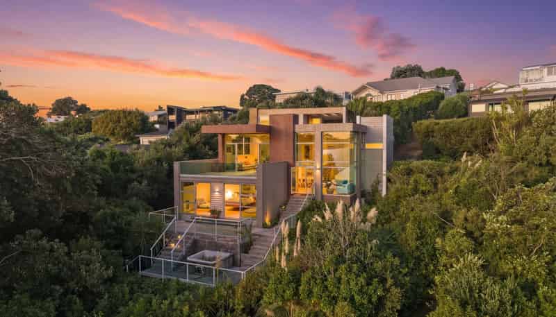 53 Kennedy Point Road, Surfdale