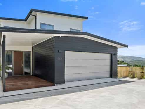 15A Winifred Way, Belmont