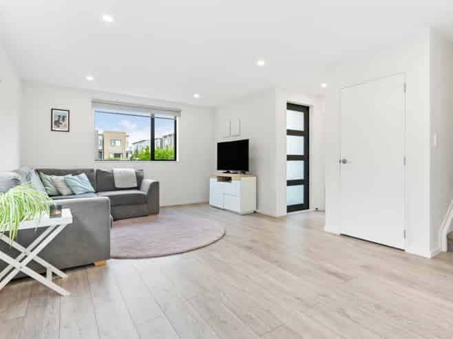 6 Kaman Seasprite Road, Hobsonville