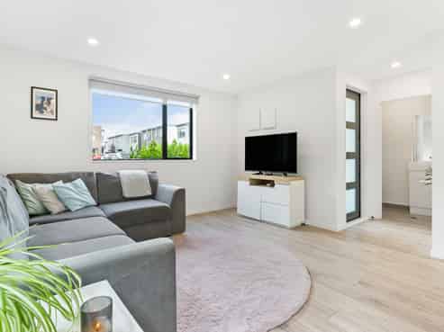 6 Kaman Seasprite Road, Hobsonville