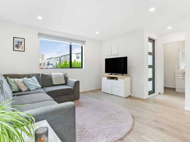 6 Kaman Seasprite Road, Hobsonville