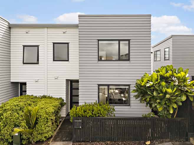 6 Kaman Seasprite Road, Hobsonville