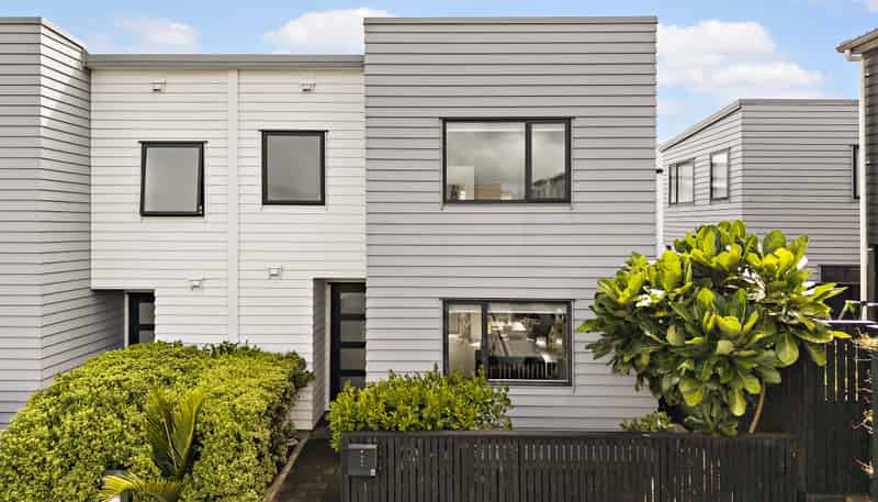 6 Kaman Seasprite Road, Hobsonville