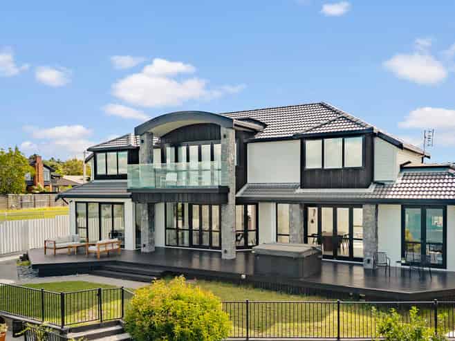 257 Beach Road, Campbells Bay