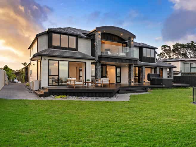 257 Beach Road, Campbells Bay