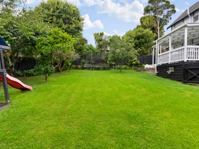 2/16 Sandiacre Way, Browns Bay